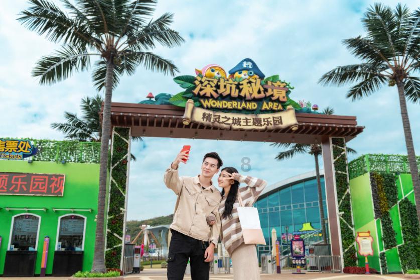 我区举行《你说我帮》公益平台授牌暨“雷锋司机”表彰活动